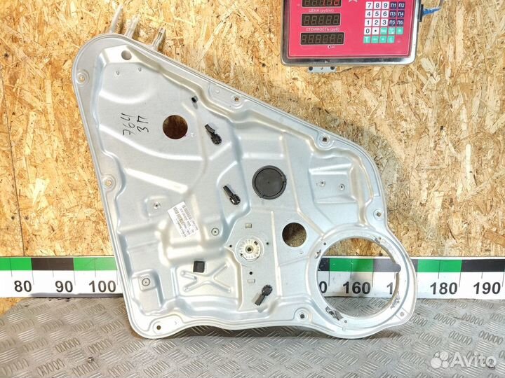 Стеклоподъемник задний правый Kia Ceed 2007-2012