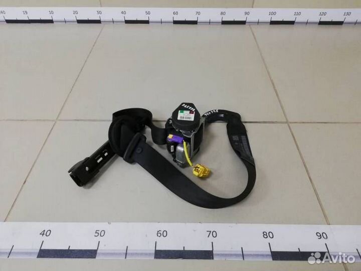 Ремень безопасности с пиропатроном Volkswagen Golf