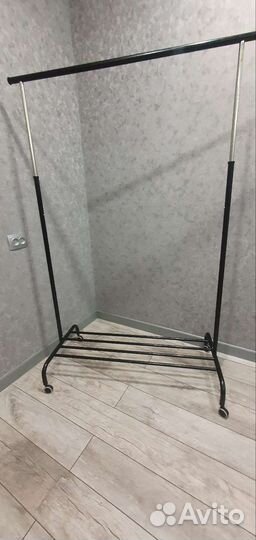 Вешалка для одежды напольная