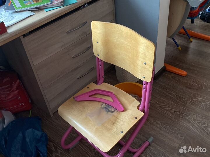 Ортопедическая парта со стулом и полочками