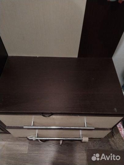 Прихожая со шкафом и зеркалом бу