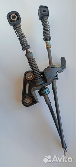 Кронштейн крепления тросов кулисы Golf Passat A3