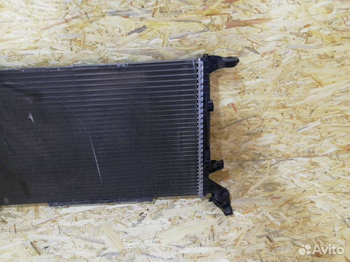 Радиатор основной Audi A5 8T 2010 8K0121251R