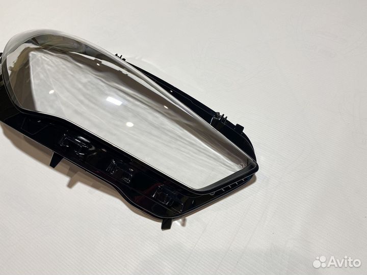 Правое стекло фары Mercedes W118 C118 X118