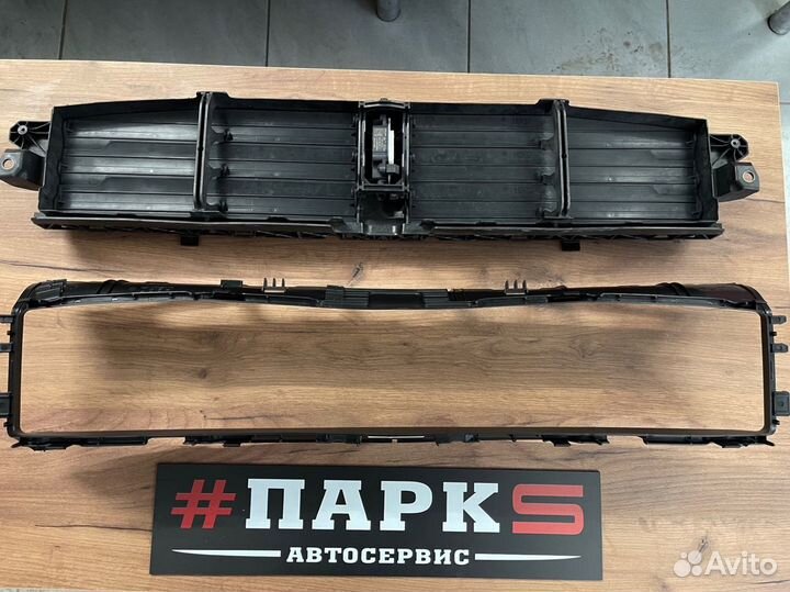 Воздухозаборник, жалюзи porsche macan 95B121635