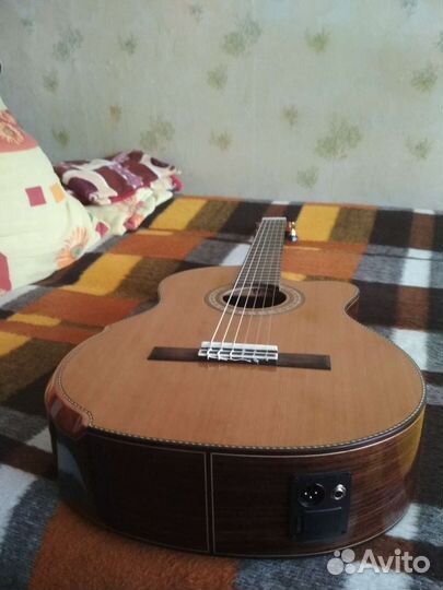 Классическая гитара с подключением