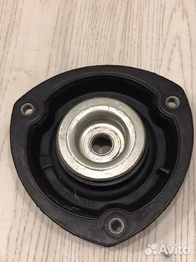 Опора пер.аморт.audi A3/seat/skoda/golf VII 13