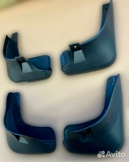 Передний левый брызговик Lachetti(седан) /Gentra