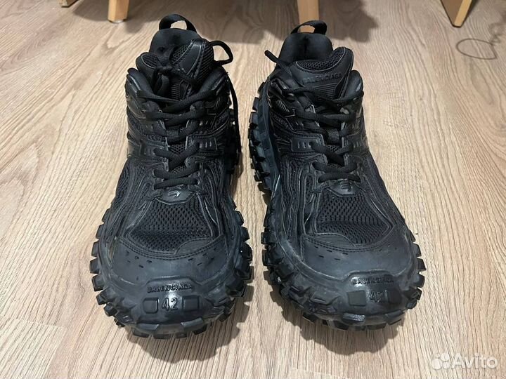 Balenciaga defender