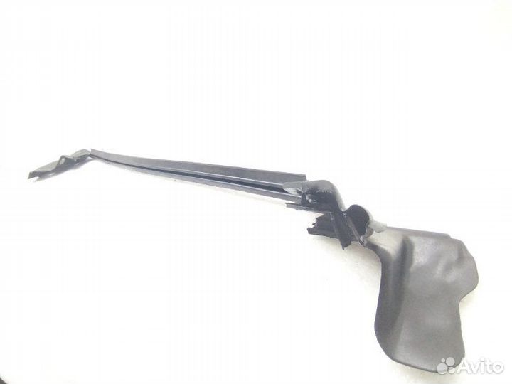 Уплотнитель стекла двери задний левый