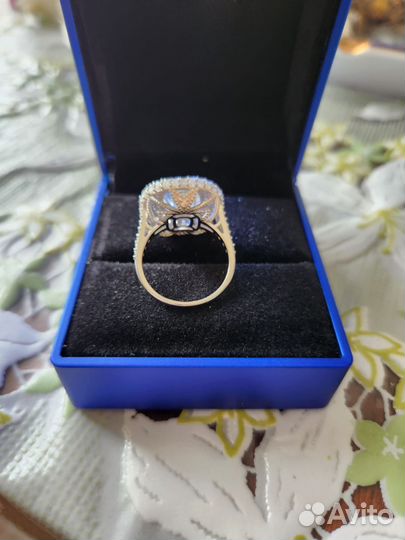 Крупный бриллиант