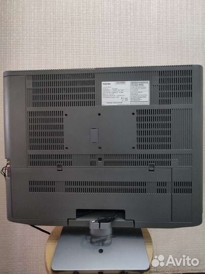Цветной ЖК телевизор Toshiba 27WL55R