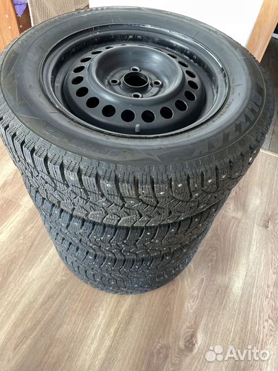 Bridgestone Blizzak Spike-02 195/65 R15 91T