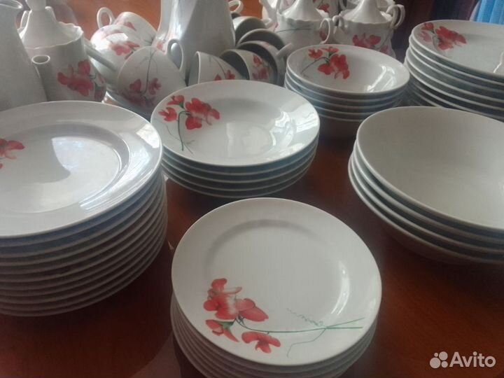 Сервиз 68п, серия Рубин, Добрушский фарфоровый з/д