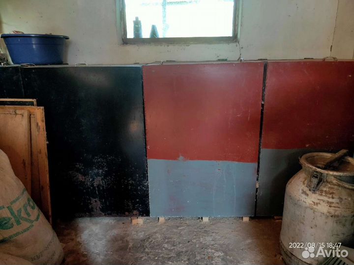 Металлический ящик для хранения зерна