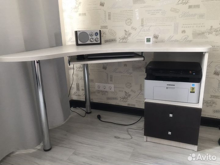 Компьютерный стол угловой