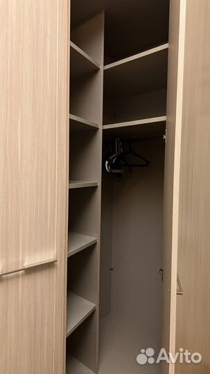 Угловой шкаф