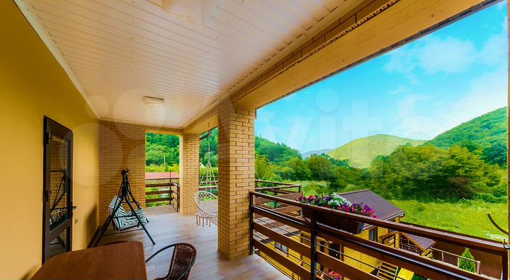 Гостиница, 370 м²