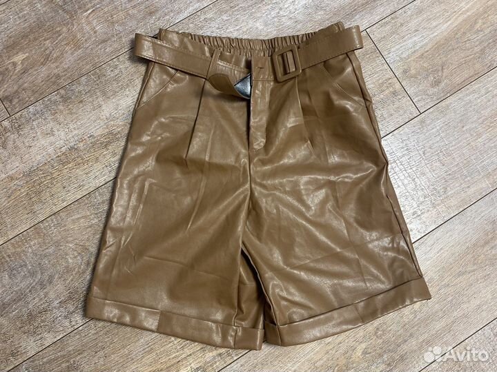 Кожаные шорты