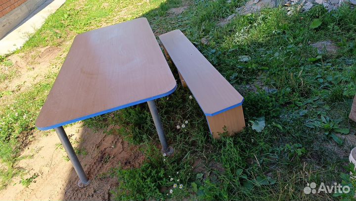 Стол с лавками