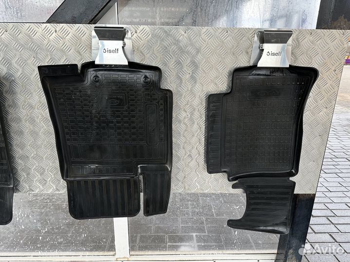 Оригинальные резиновые коврики kia rio 3