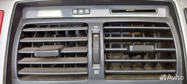 Накладка центральной консоли Hyundai Tucson 1