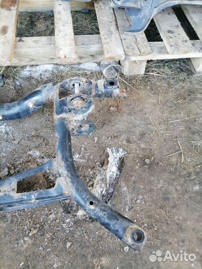 Подрамник задний Skoda Yeti 1.2