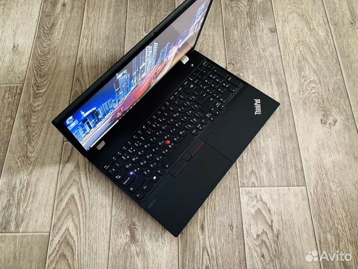 Ноутбук Lenovo ThinkPad T15 Core i7