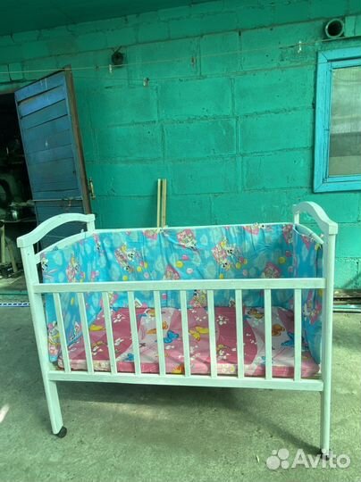 Детская кроватка