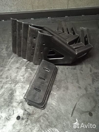 Крепление на водосток под поперечины багажника