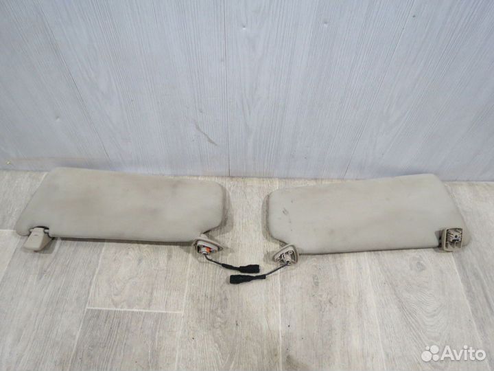 Козырек солнцезащитный правый Jaguar XF