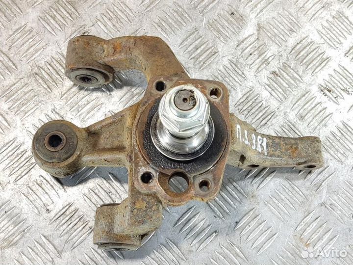 Кулак задний правый Suzuki Liana 2001-2007