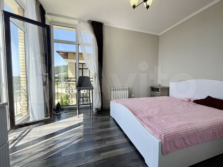 2-к. квартира, 54 м², 2/3 эт.