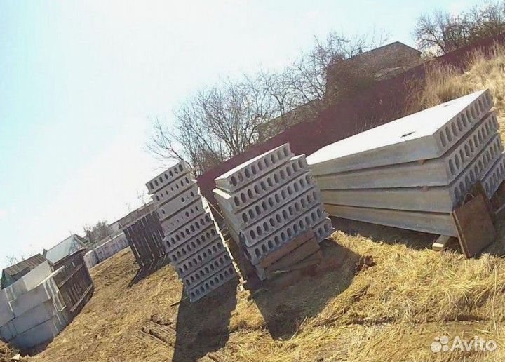 Плиты рядом