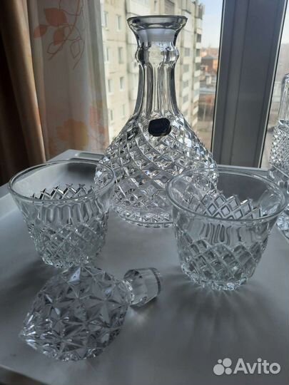 Графин с бокалами хрустальные