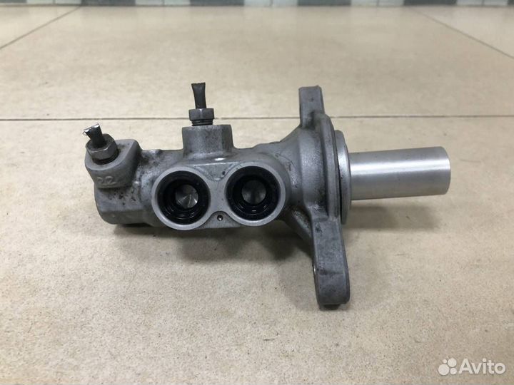 Цилиндр тормозной главный Renault Duster 2012