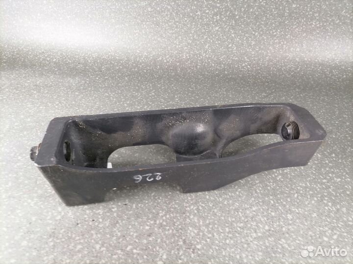 2422868 Кронштейн подвески компактного глушителя