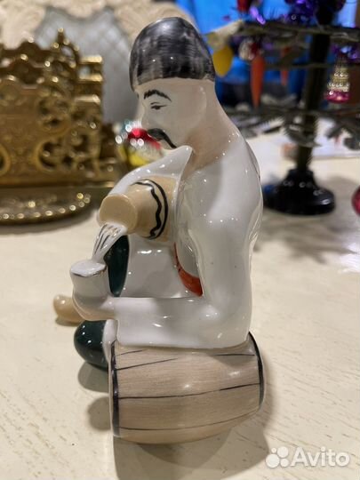 Фарфоровые статуэтки 