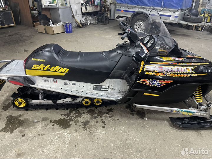 Снегоход summit 700