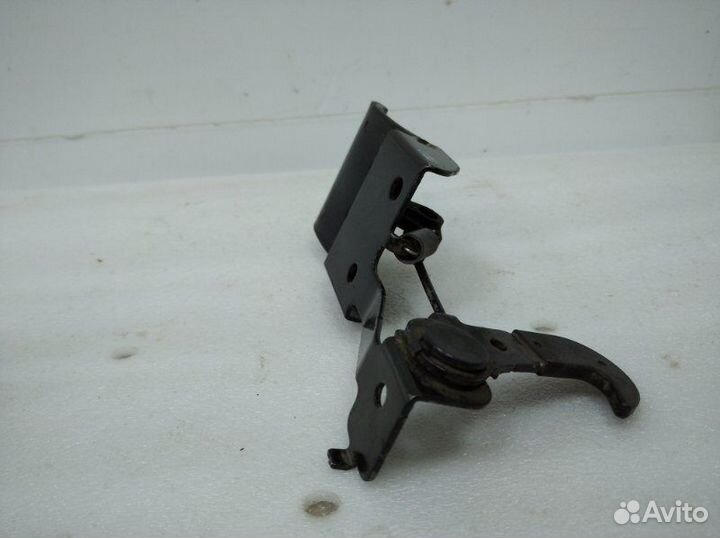 Крюк замка капота Hyundai Tucson 3 TL до