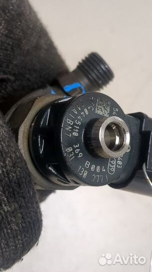 Форсунка топливная Volkswagen Tiguan, 2012