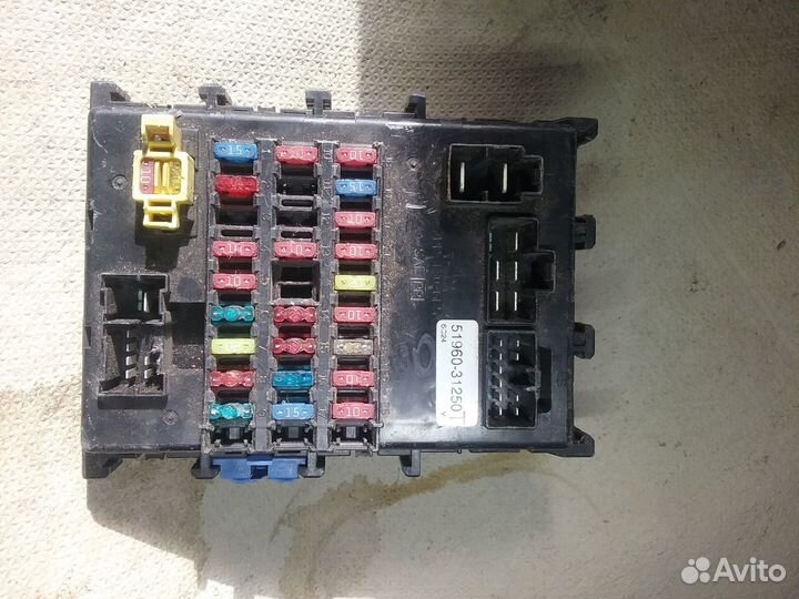Блок предохранителей салона Nissan Almera Classic