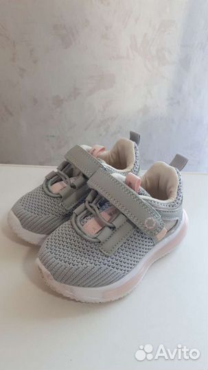 Кроссовки детские