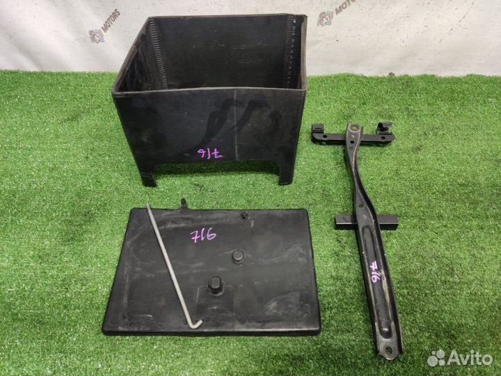 Крепление аккумулятора Toyota Vellfire ANH20 2azfe