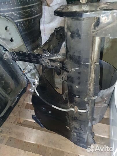 Лонжерон передний