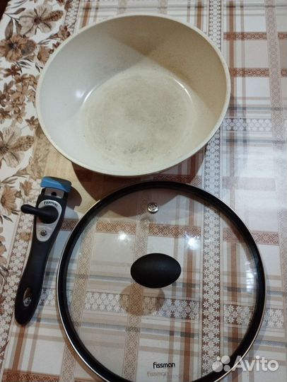 Казан ширина 27 см. глубина 9 см