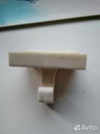 Крючки пластиковые