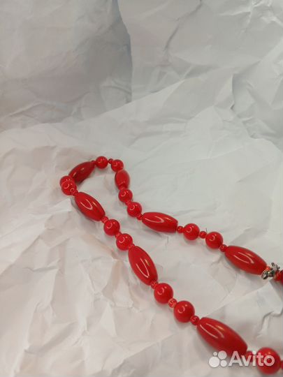 Украшение из красного камня