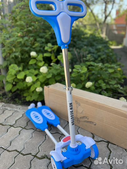 Самокат 4-х колесный