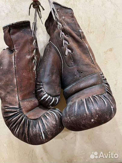 Боксерские перчатки ретро )